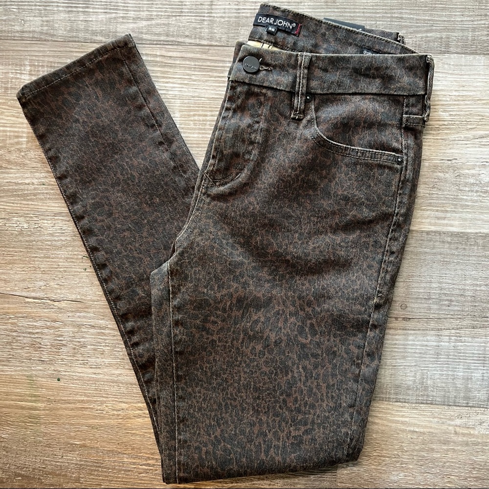 3/$25  NWT Dear John leopard print jeans 26